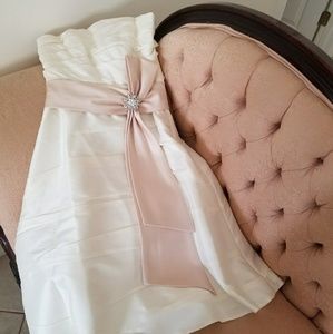 Beautiful bridal party dress!!